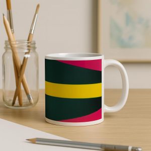 Taza con bloques de color en cruz (versión final corregida con luz natural cálida)