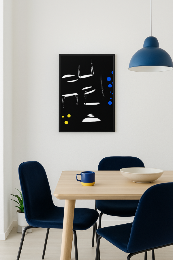 Lámina artística en blanco y negro con toques de azul y amarillo, diseño abstracto geométrico sobre fondo negro.